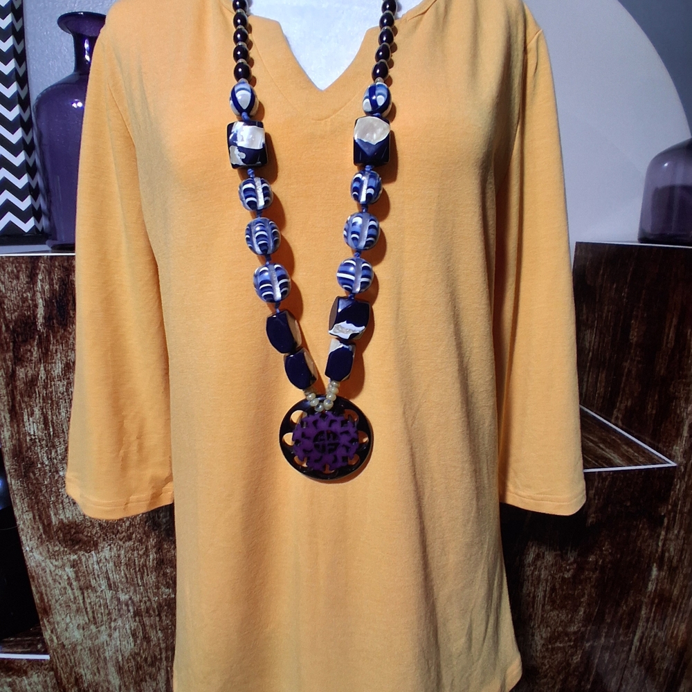 NWT Yellow V-Neck Top 3/4 Sleeves Tshirt Casual Size Medium